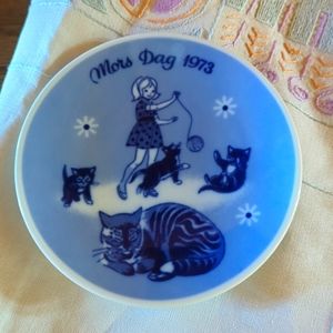 Mother's Day Vintage Porsgrund Norway 1973 Collectible Plate. Like New!